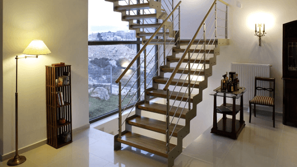 Металлическая лестница в дом: рекомендации по выбору